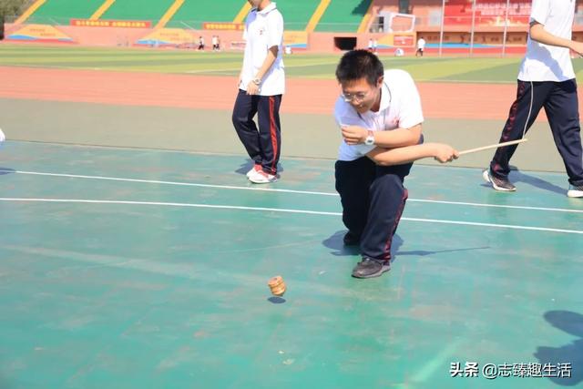 铁圈装订图片（铁圈和铝合金圈的区别）