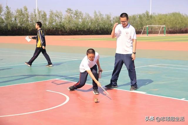 铁圈装订图片（铁圈和铝合金圈的区别）